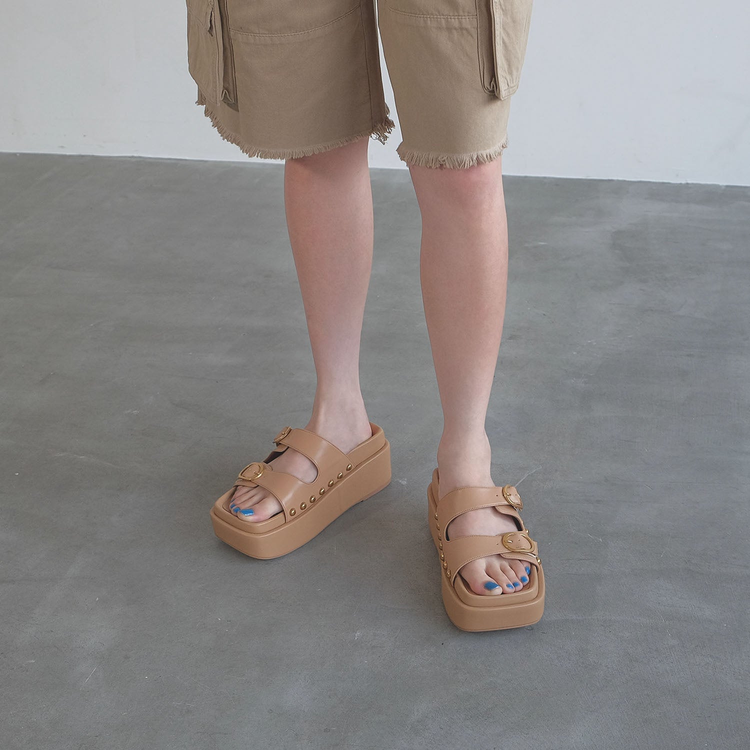 ダニエラアンドジェマ Daniella & GEMMA ダブルバックルベルトボリュームソールサンダル