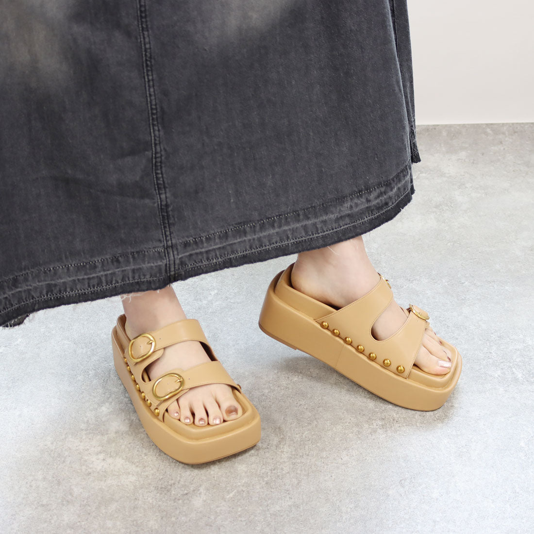 ダニエラアンドジェマ Daniella & GEMMA ダブルバックルベルトボリュームソールサンダル