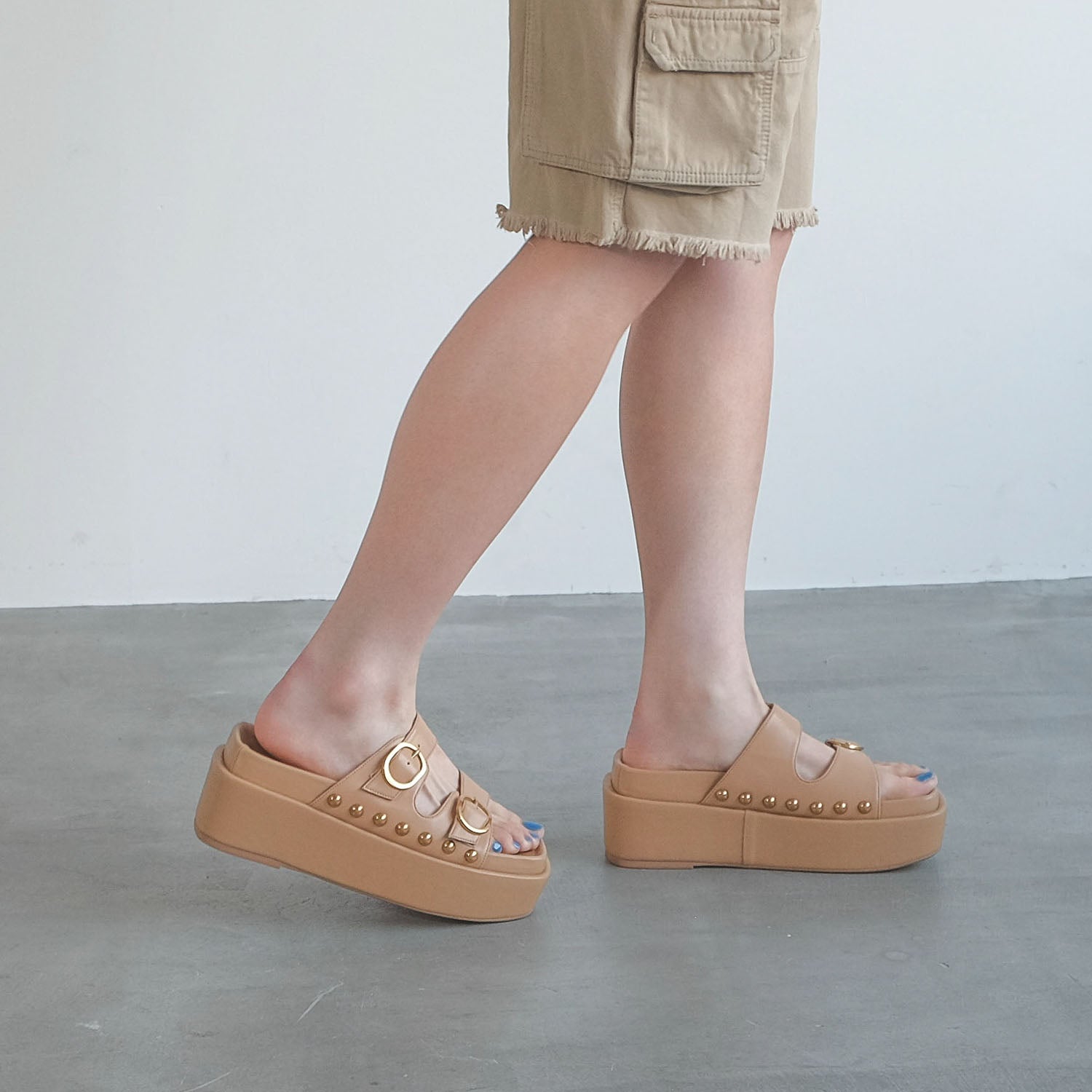 ダニエラアンドジェマ Daniella & GEMMA ダブルバックルベルトボリュームソールサンダル