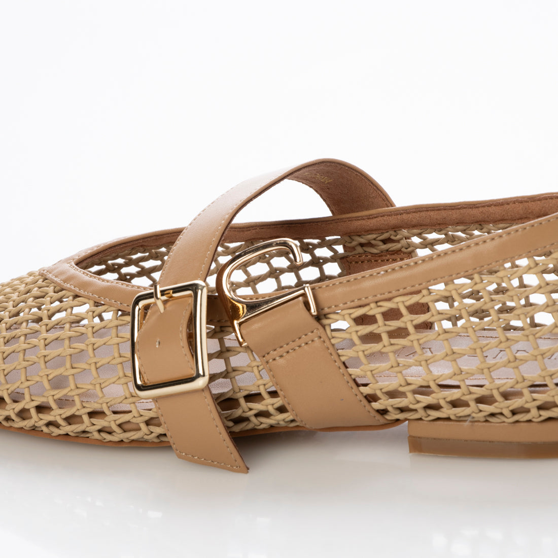 ダニエラアンドジェマ Daniella & GEMMA スクエアトゥメッシュストラップフラットシューズ (ベージュ) ベージュ