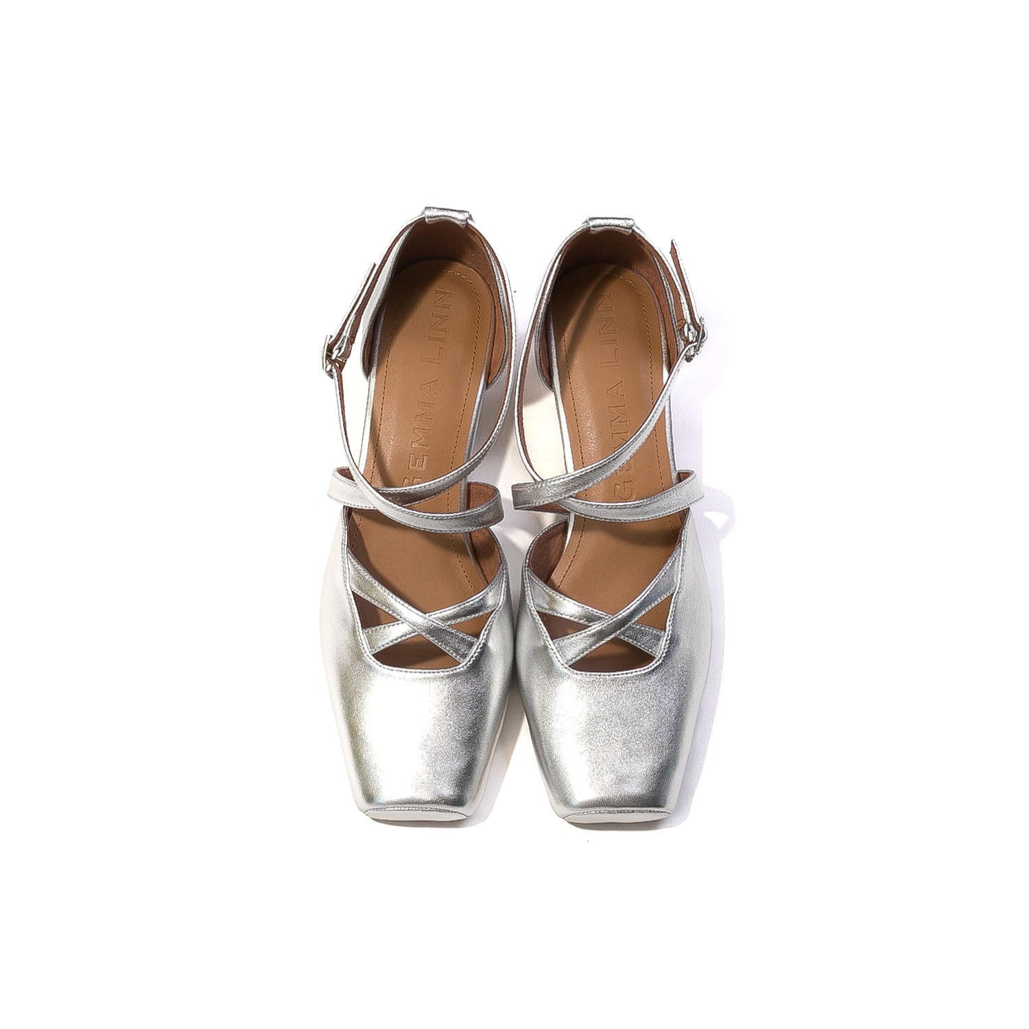 ダニエラアンドジェマ Daniella & GEMMA スクエアトゥクロスストラップパンプス,シルバー