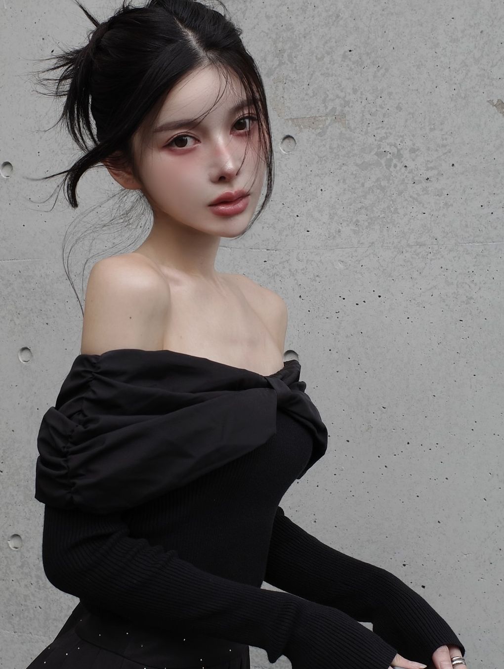 Darich Off-Shoulder Ribbon Knit Top