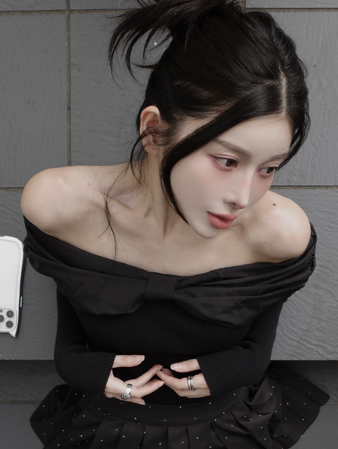 Darich Off-Shoulder Ribbon Knit Top