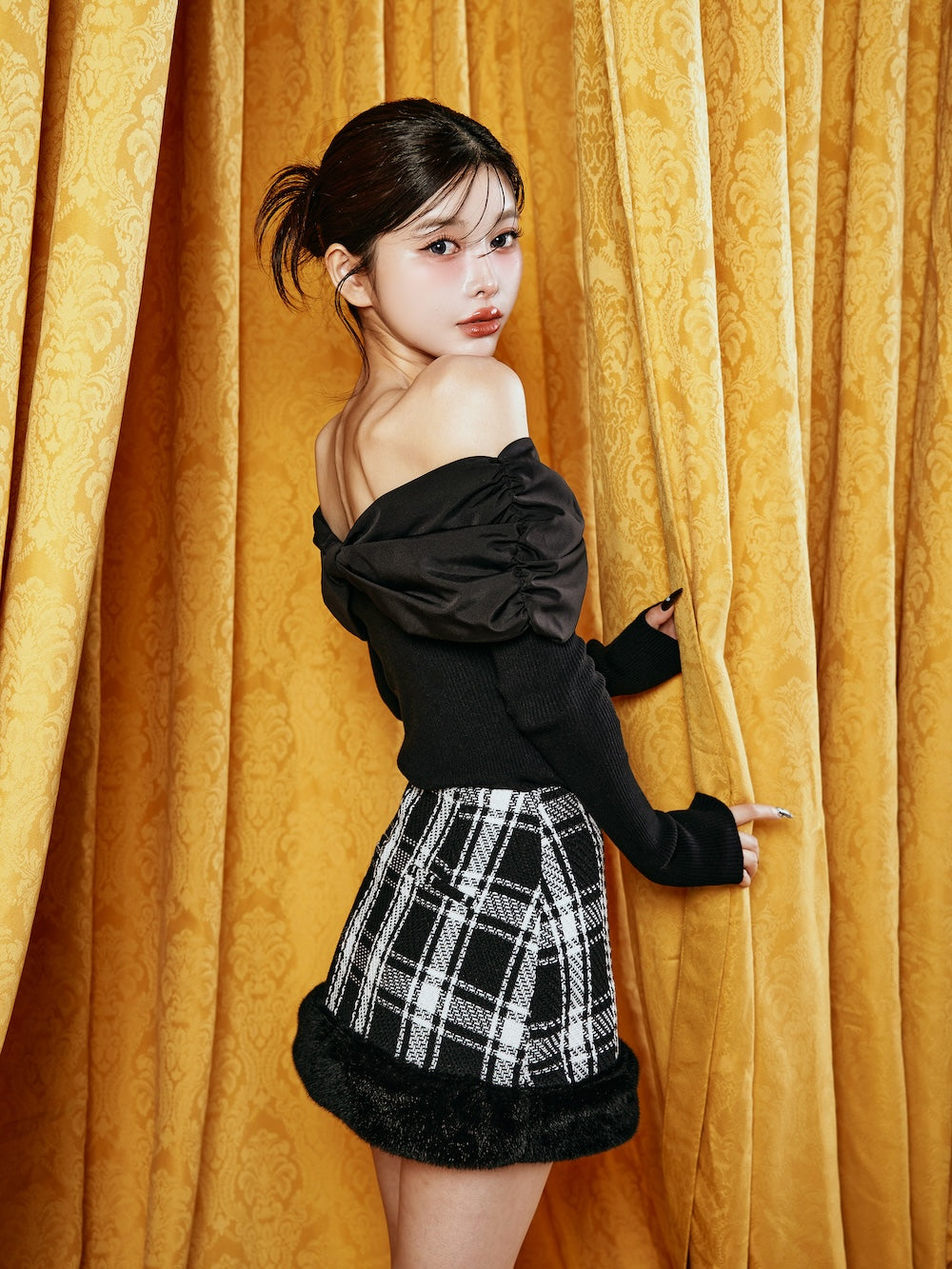 Darich Off-Shoulder Ribbon Knit Top