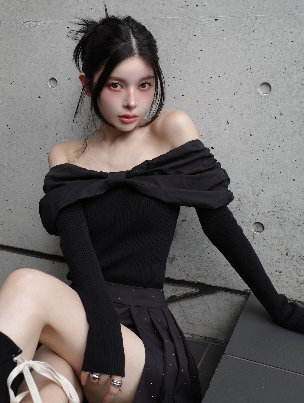 Darich Off-Shoulder Ribbon Knit Top