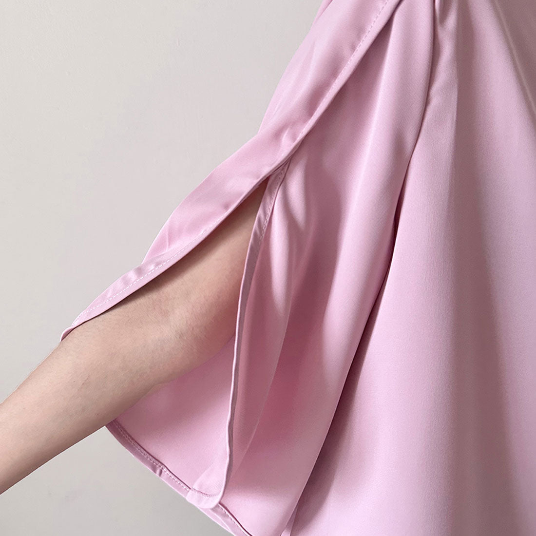 ドゥー ベル Doux Belle 袖フレア ブラウス シャツ (ブラック) ブラック