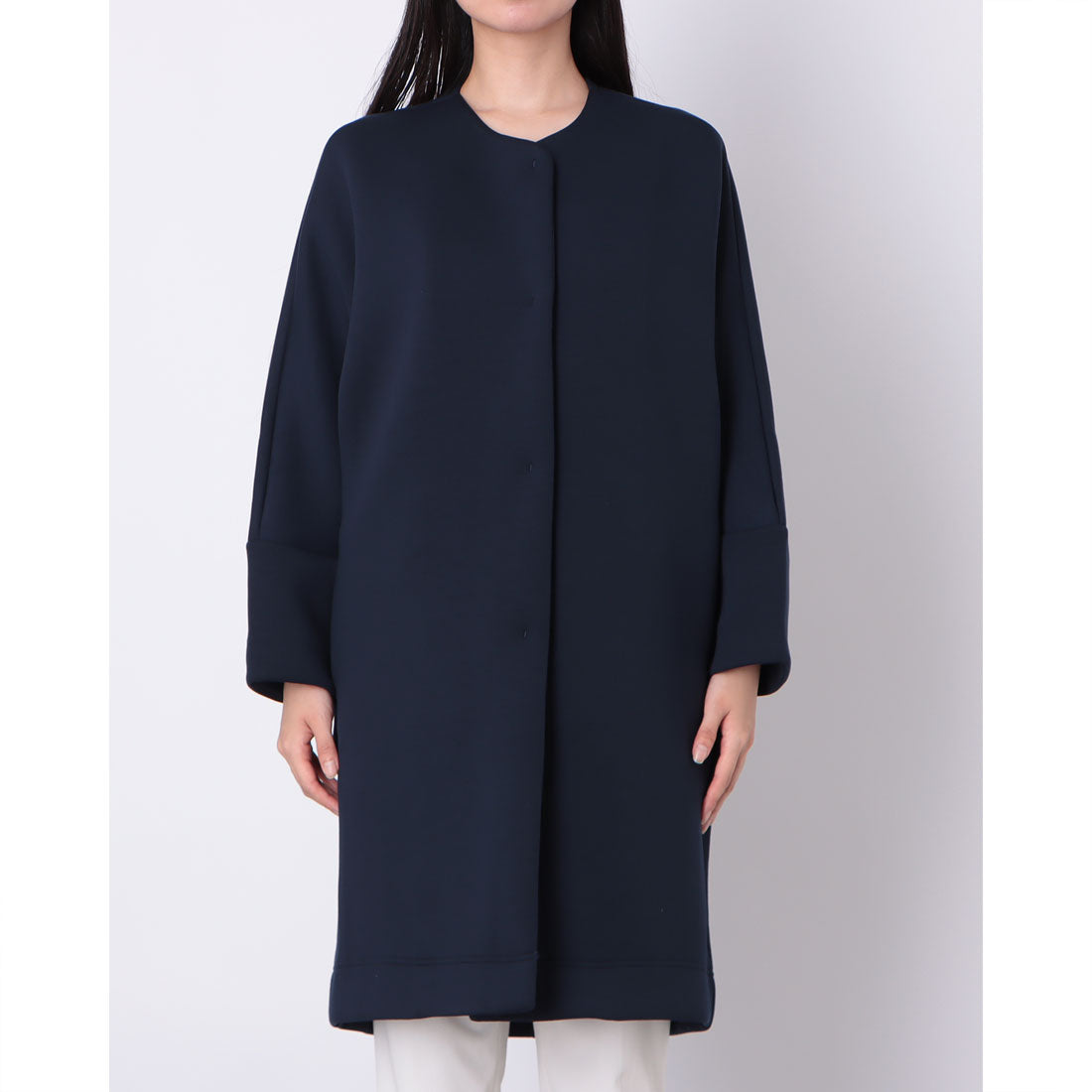 ドゥクラッセ DoCLASSE エアーライトフォルム・ノーカラーコート (ミッドナイトブルー) ミッドナイトブルー