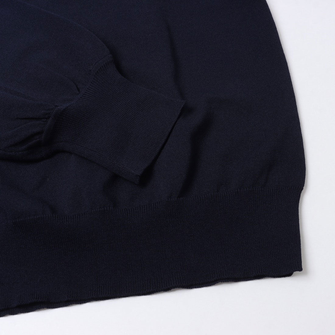 ドゥクラッセ DoCLASSE ハイゲージニット・ハイネックプルオーバー (ミッドナイトブルー) ミッドナイトブルー