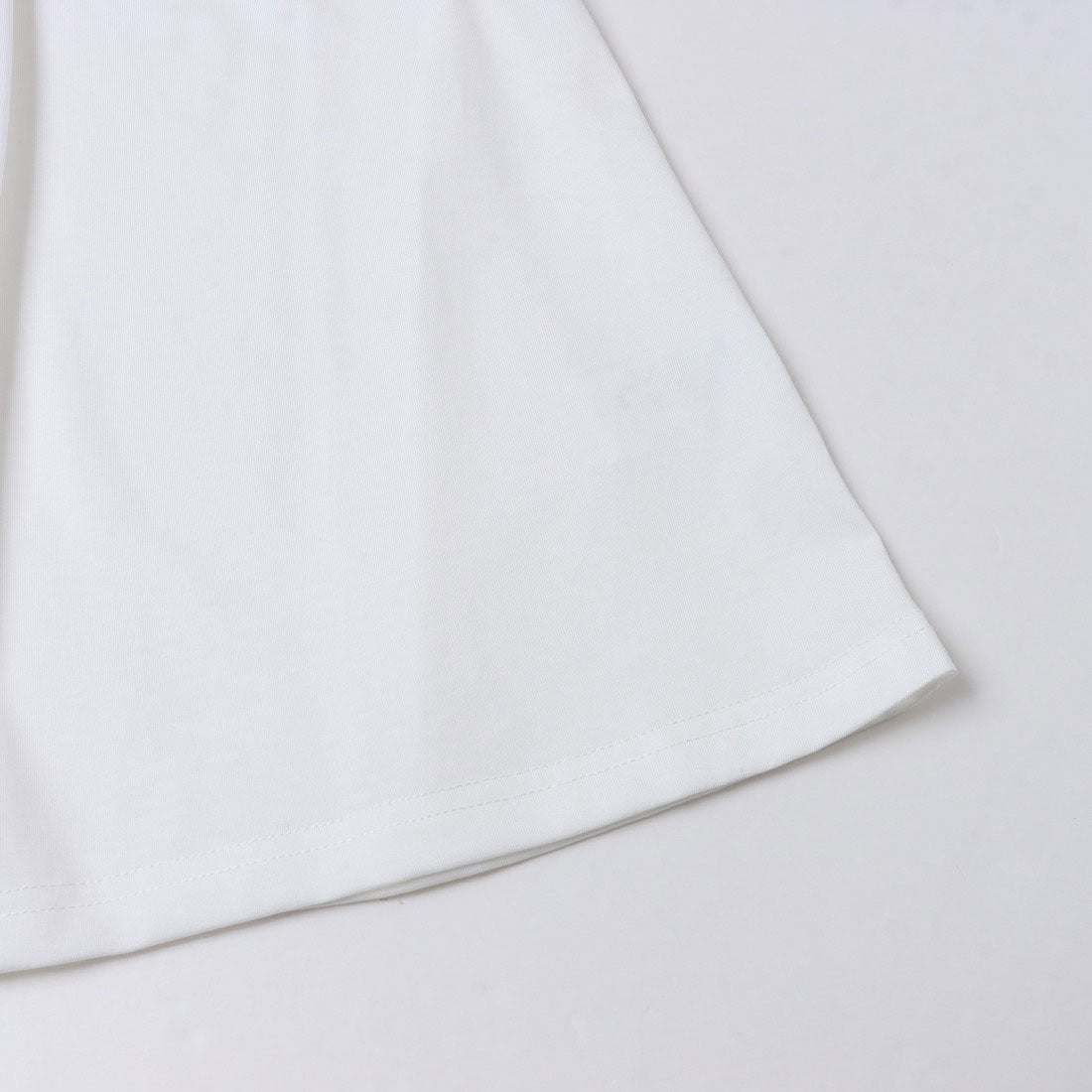 ドゥクラッセ DoCLASSE プリーツスリーブ・カットソーブラウス (オフホワイト) オフホワイト