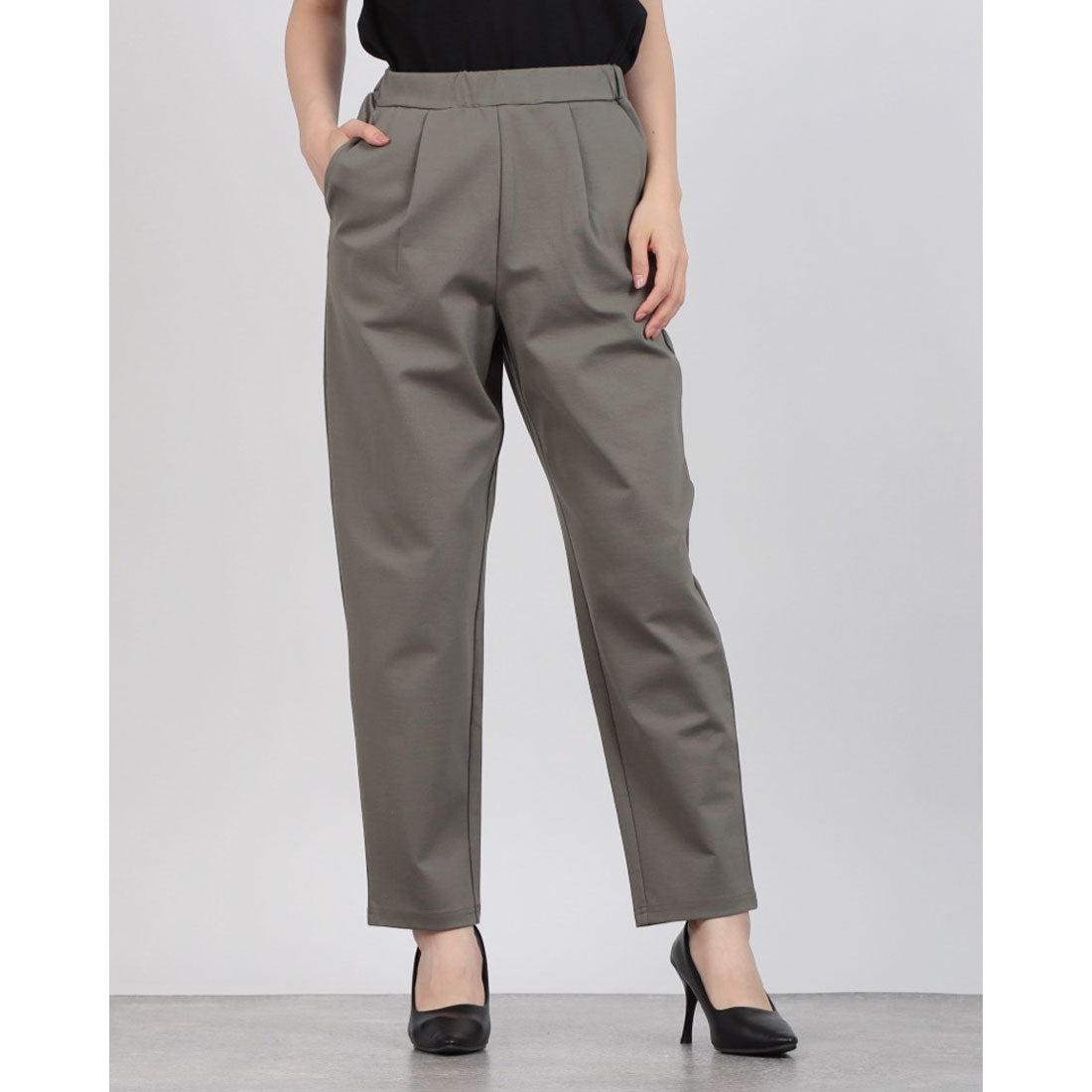 ドゥクラッセ DoCLASSE イージーポンチ・タックテーパード (カーキグレー) カーキグレー