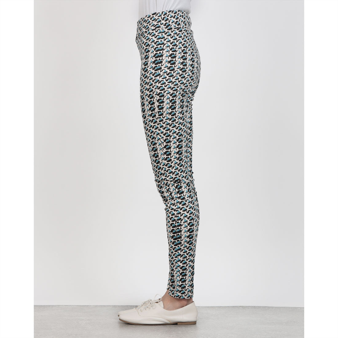 ドゥクラッセ DoCLASSE ミラクルストレッチ・スリムレギンス (ネイビーパターン) ネイビーパターン