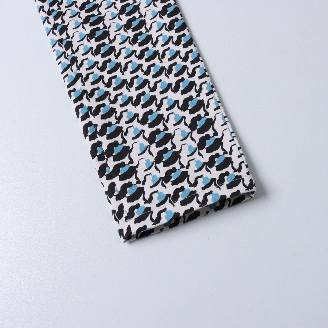 ドゥクラッセ DoCLASSE ミラクルストレッチ・スリムレギンス (ネイビーパターン) ネイビーパターン