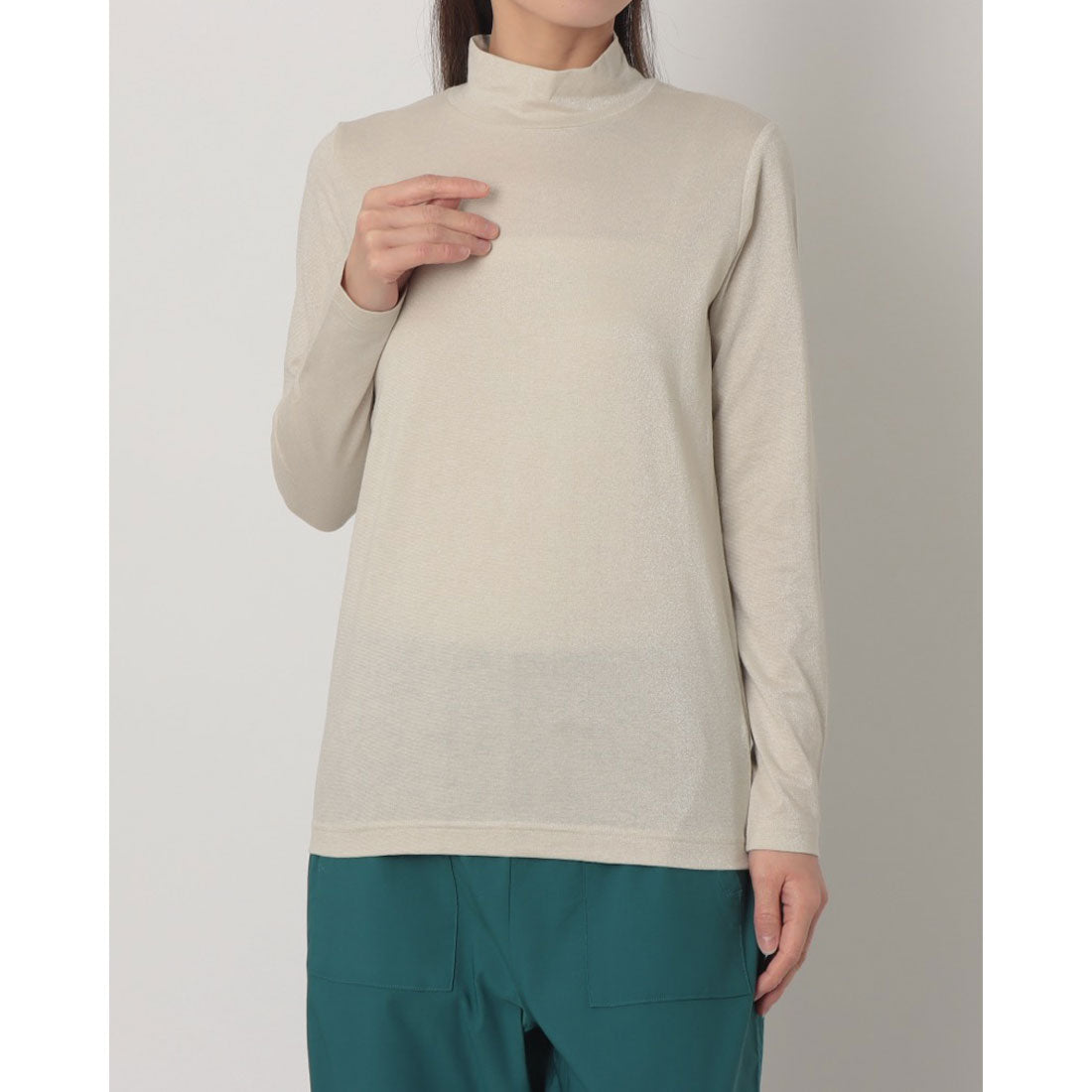 ドゥクラッセ DoCLASSE シアーラメ・ハイネックトップス (ゴールド) ゴールド