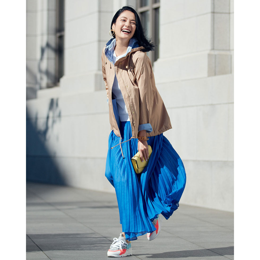 ドゥクラッセ DoCLASSE 二重織リバーシブル・パーカー