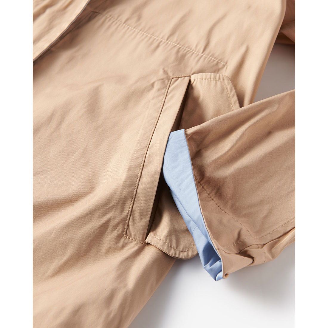 ドゥクラッセ DoCLASSE 二重織リバーシブル・パーカー