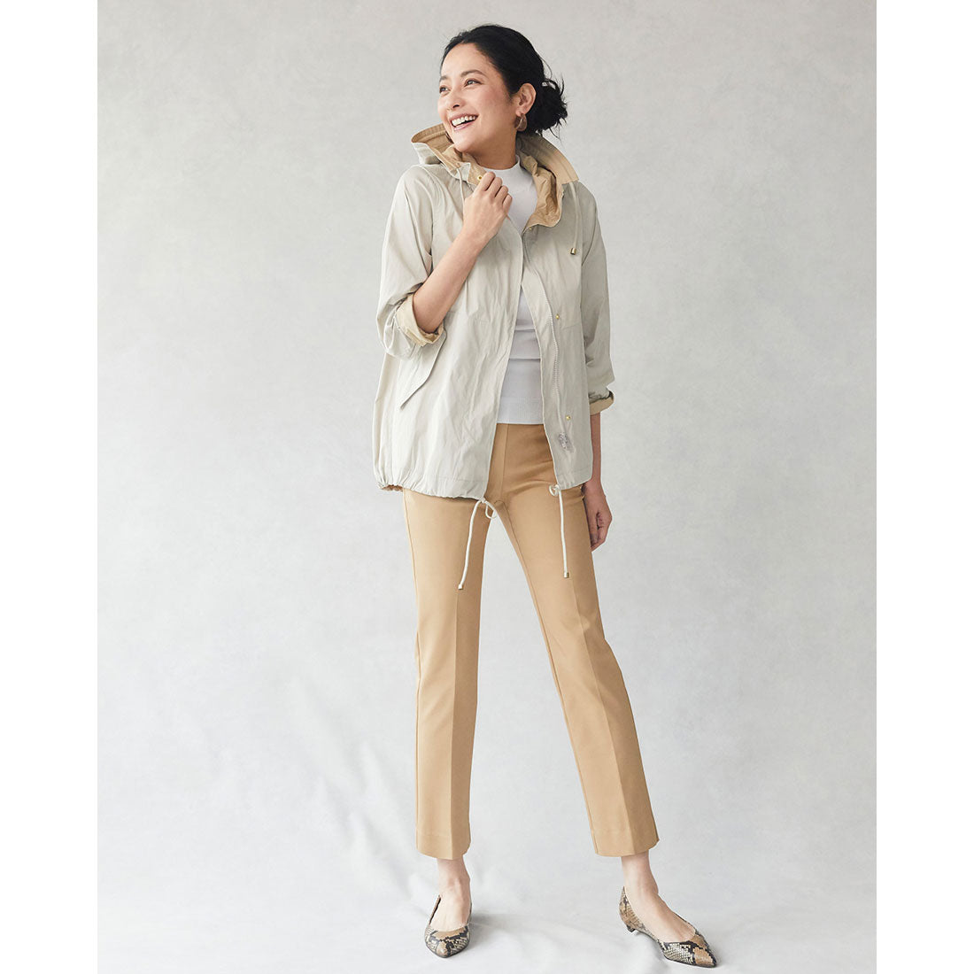 ドゥクラッセ DoCLASSE 二重織リバーシブル・パーカー,ストーン