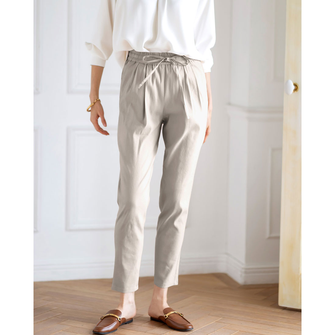 ドゥクラッセ DoCLASSE ストレッチリネン・イージーテーパード,ライトグレー