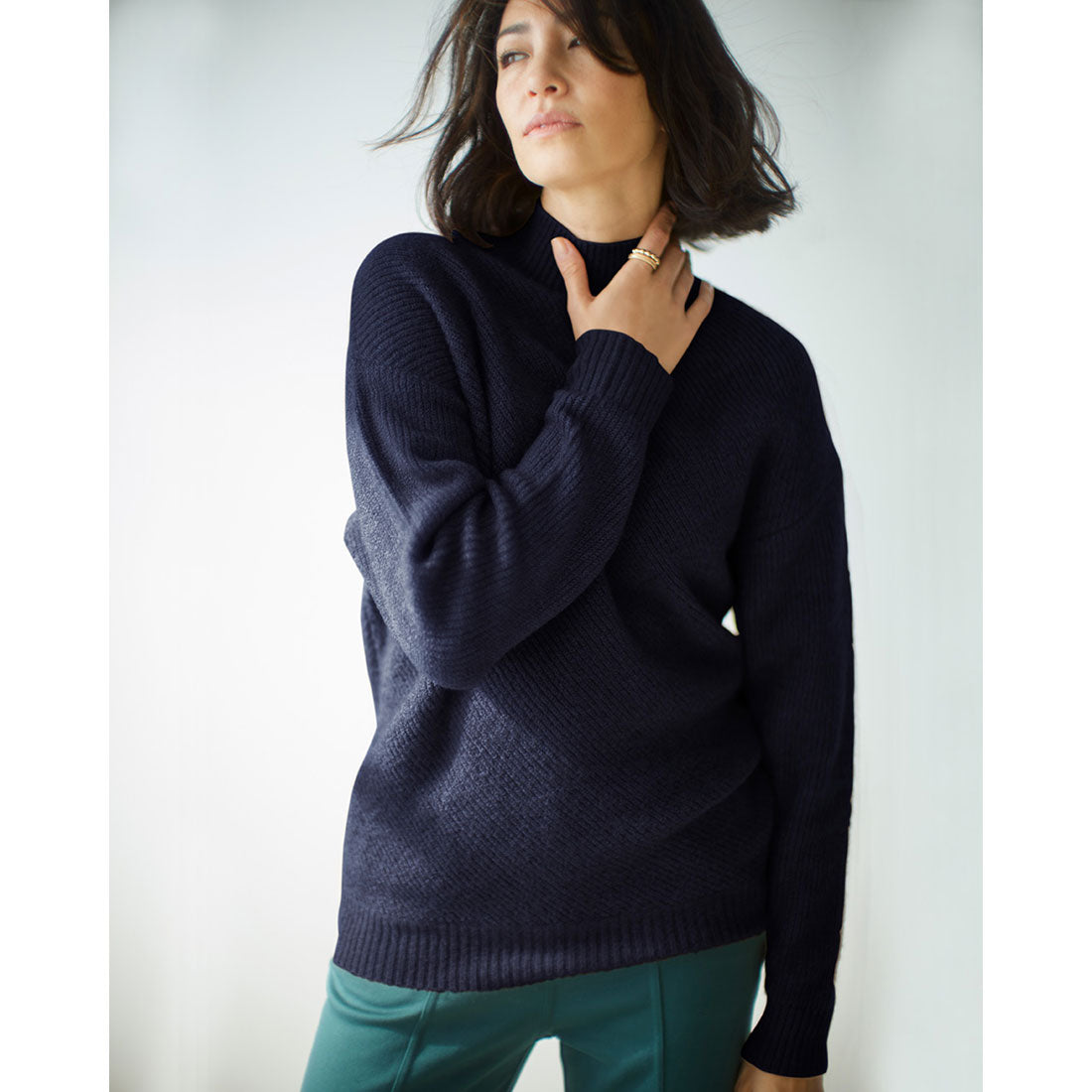 ドゥクラッセ DoCLASSE フラッフィーニット・バイアスハイネック