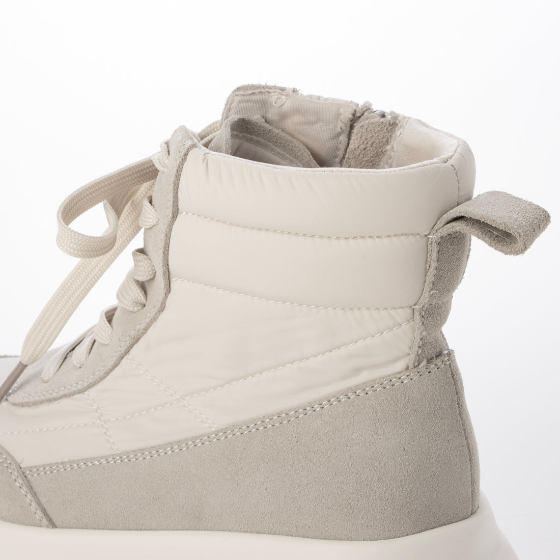 デオーチョアデオーチョ de ocho A de ocho 楽ちんハイカットスニーカー (IV) IV