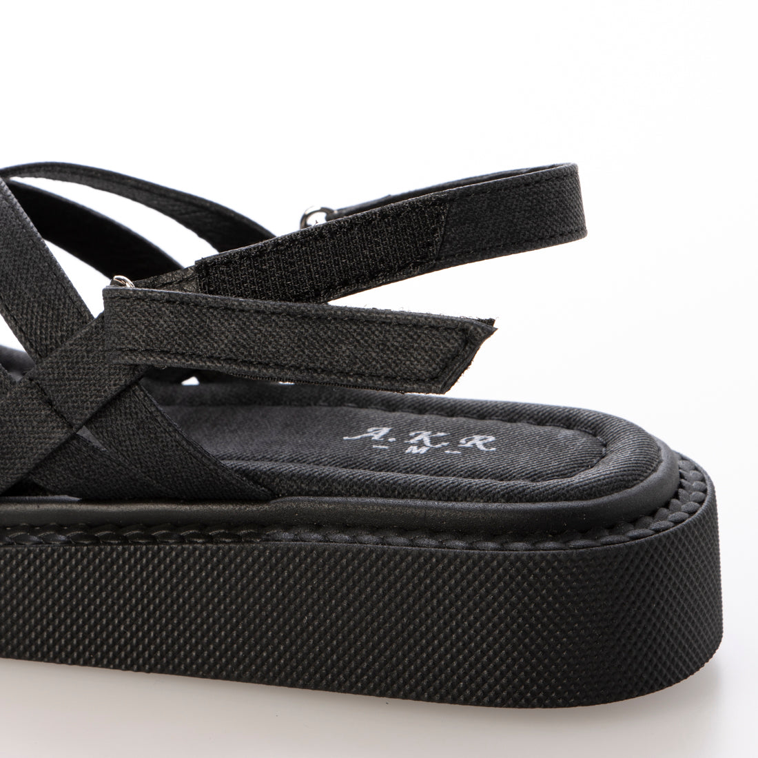 デメテル DEMETER 軽量厚底 プラットフォーム クロスデザイン ストラップサンダル (ブラック) ブラック