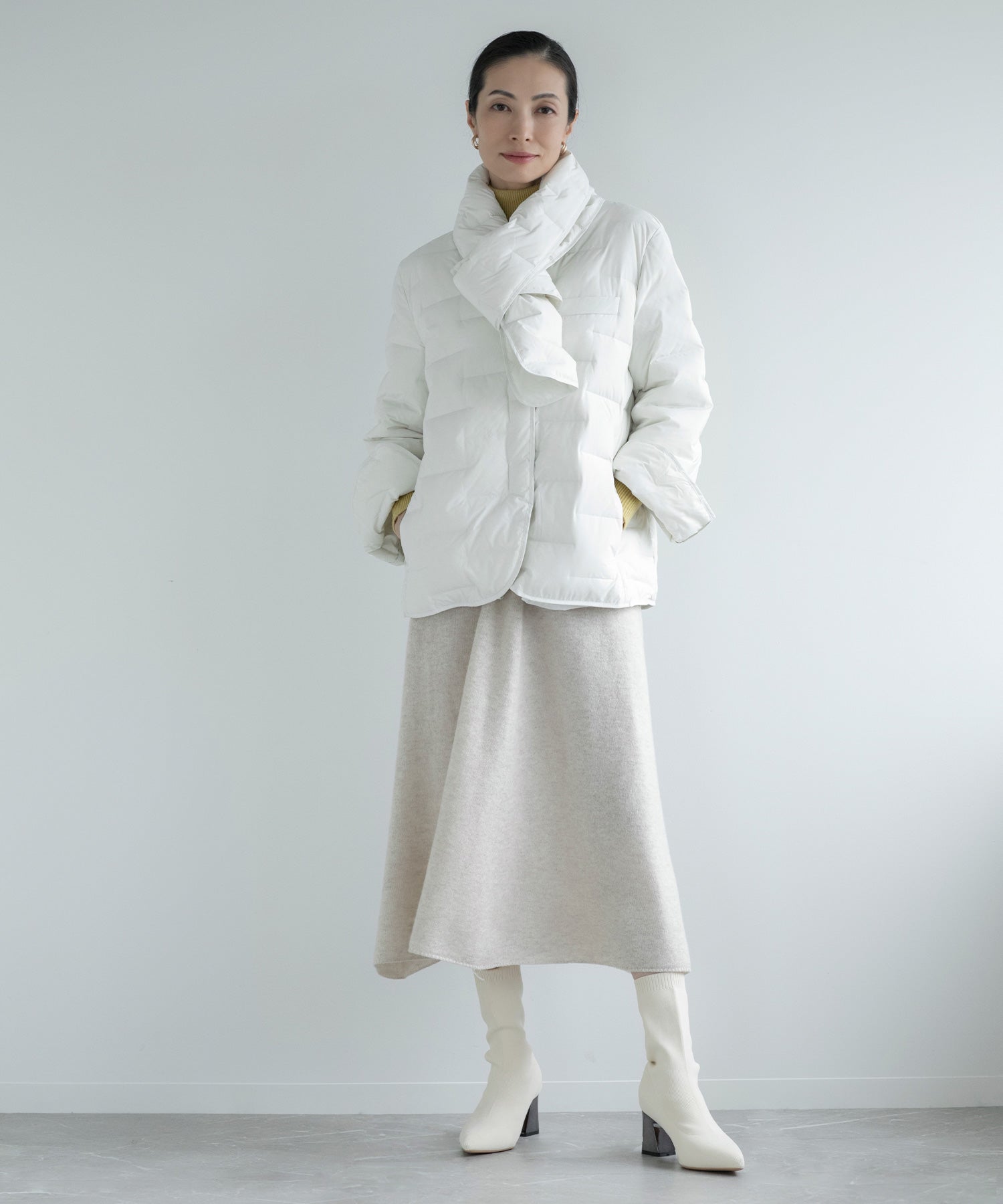 ディケイドクラシック DECADE CLASSIC 【DECADE CLASSIC】マフラーダウンジャケット (ホワイト) ホワイト