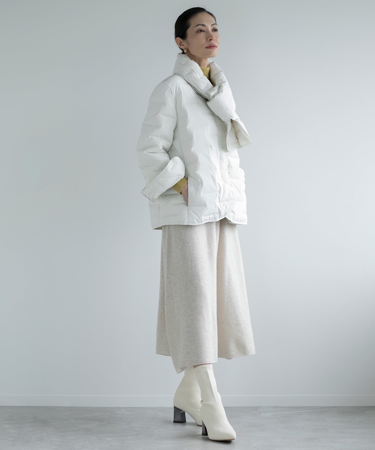 ディケイドクラシック DECADE CLASSIC 【DECADE CLASSIC】マフラーダウンジャケット (ホワイト) ホワイト