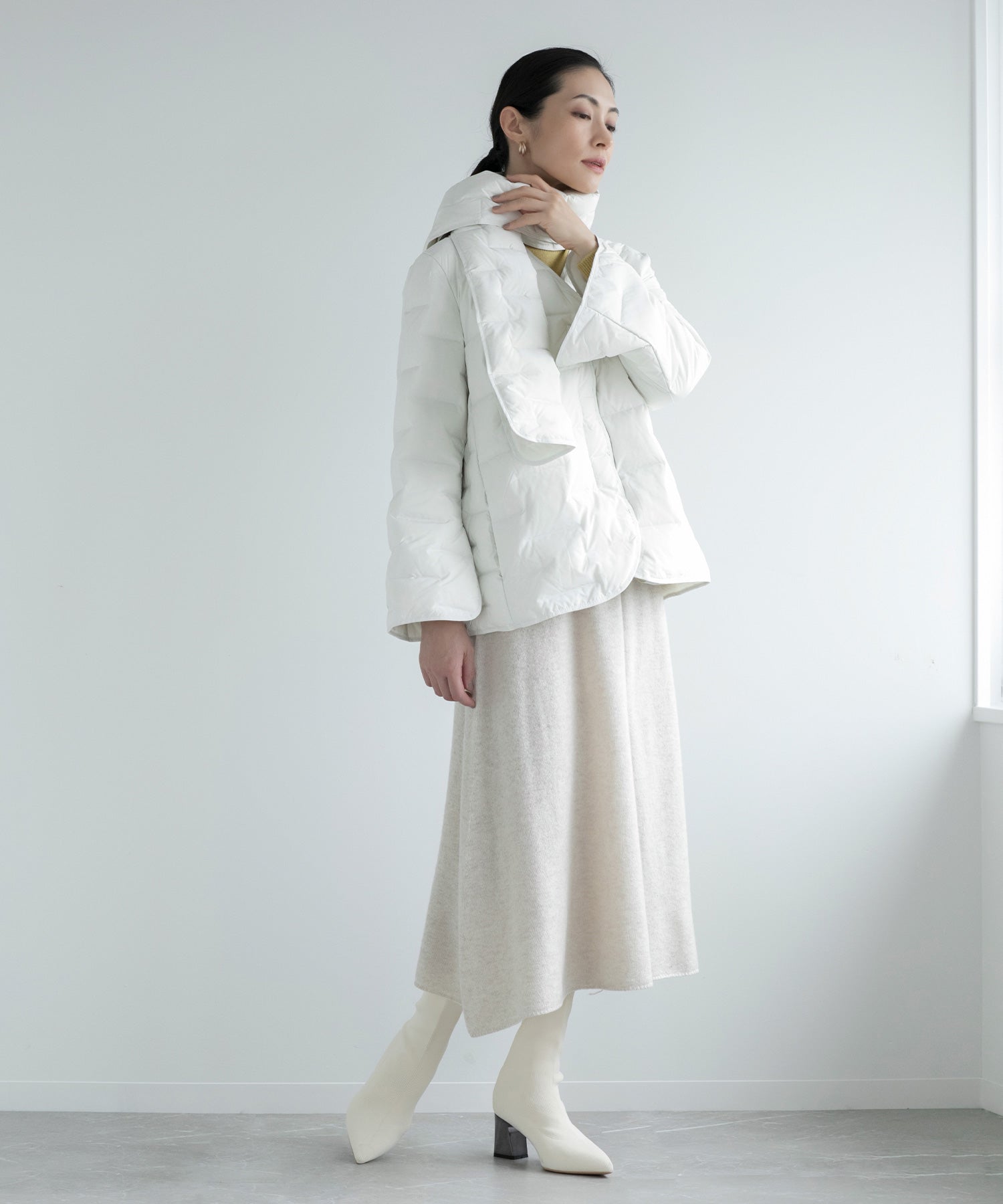 ディケイドクラシック DECADE CLASSIC 【DECADE CLASSIC】マフラーダウンジャケット (ホワイト) ホワイト