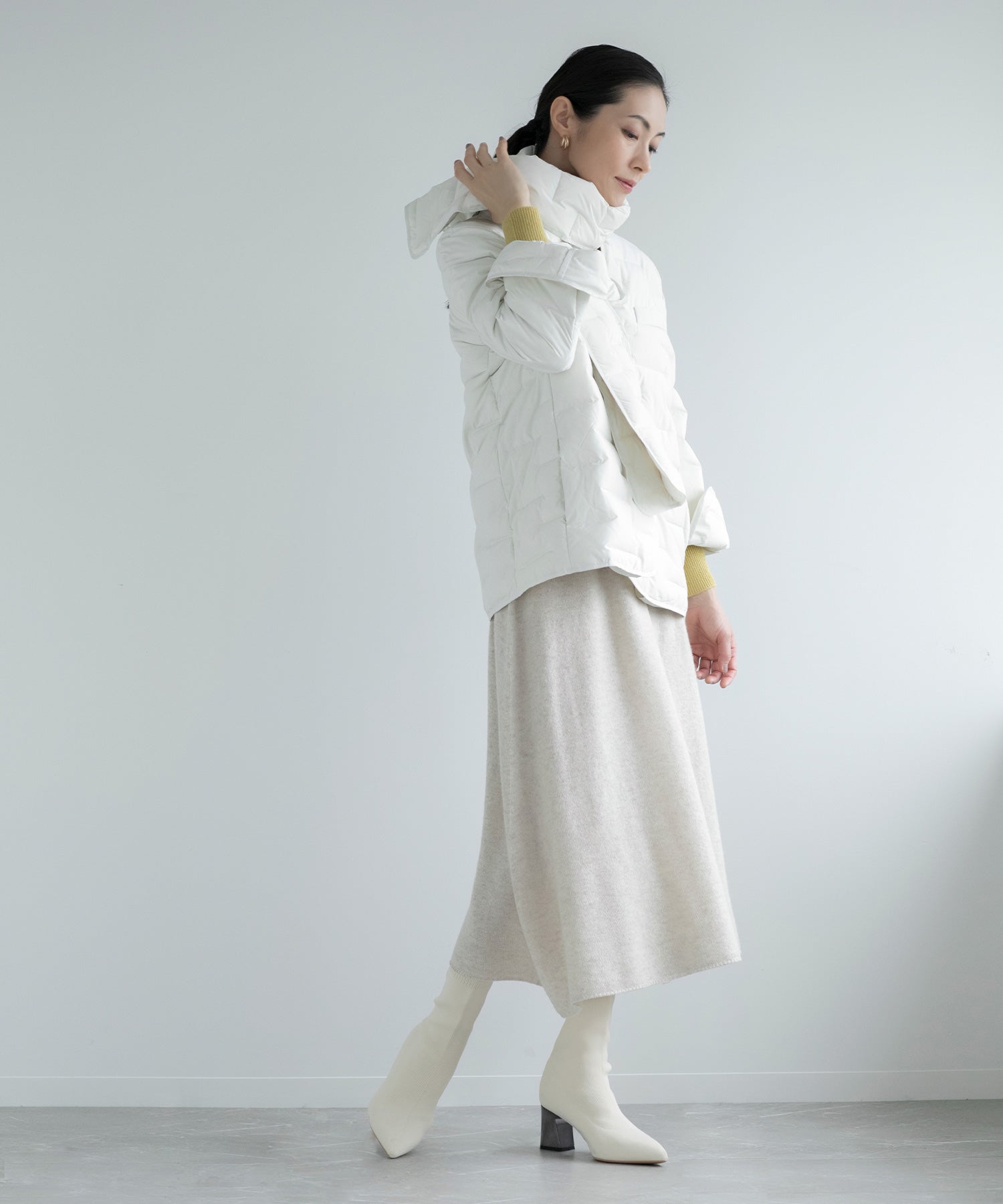 ディケイドクラシック DECADE CLASSIC 【DECADE CLASSIC】マフラーダウンジャケット (ホワイト) ホワイト