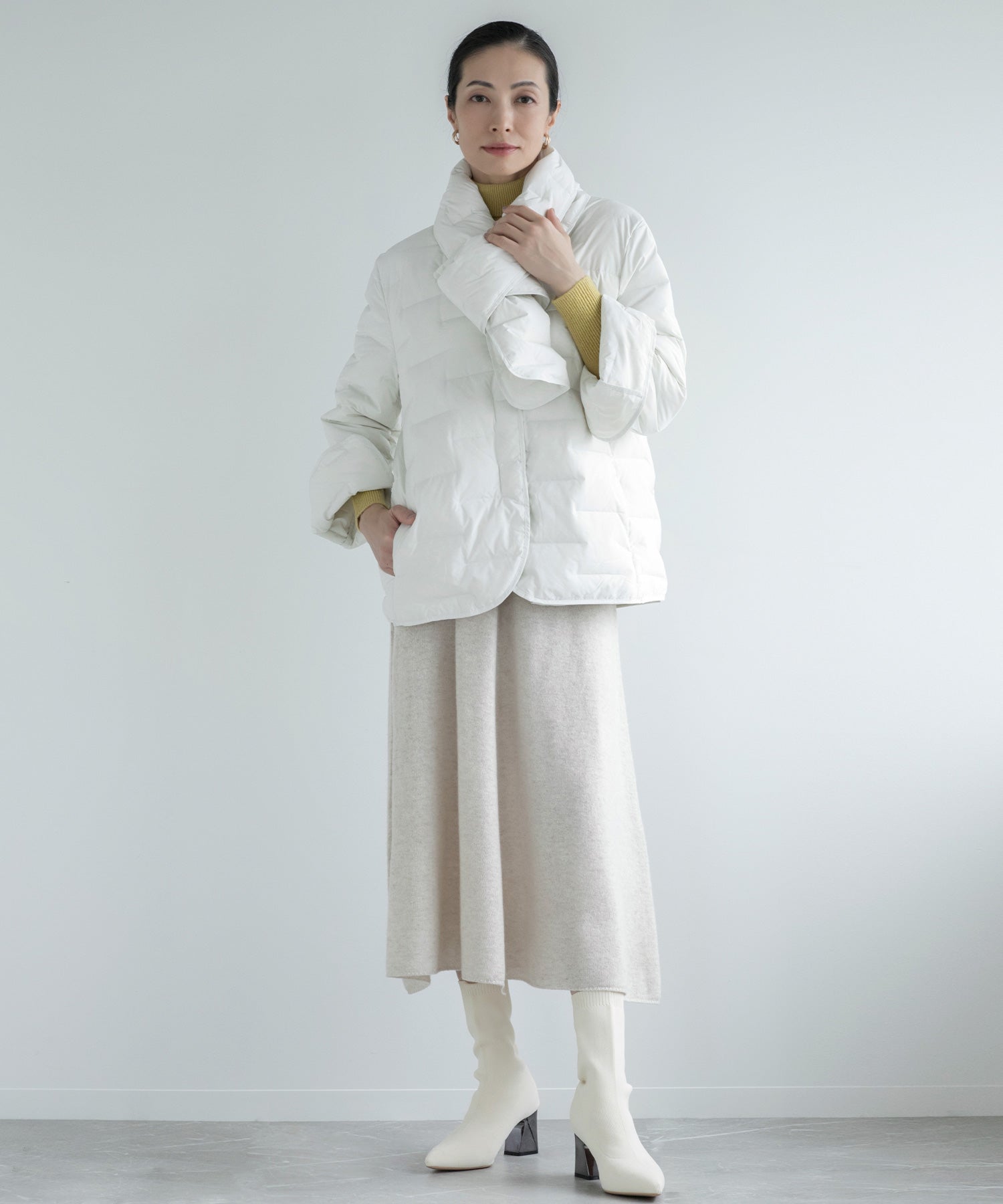 ディケイドクラシック DECADE CLASSIC 【DECADE CLASSIC】マフラーダウンジャケット (ホワイト) ホワイト