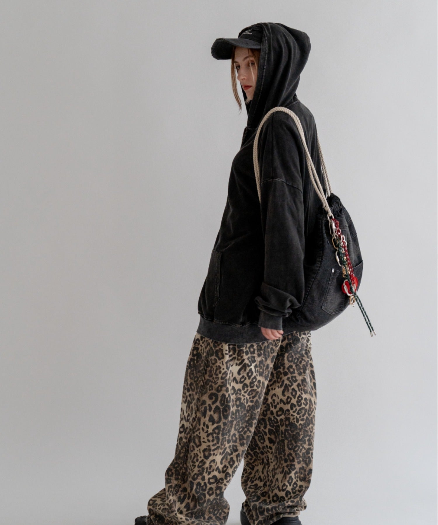 デバイス DEVICE ウォッシュ デニム ナップザック ボディバッグ (ブラックホワイト) BKWH