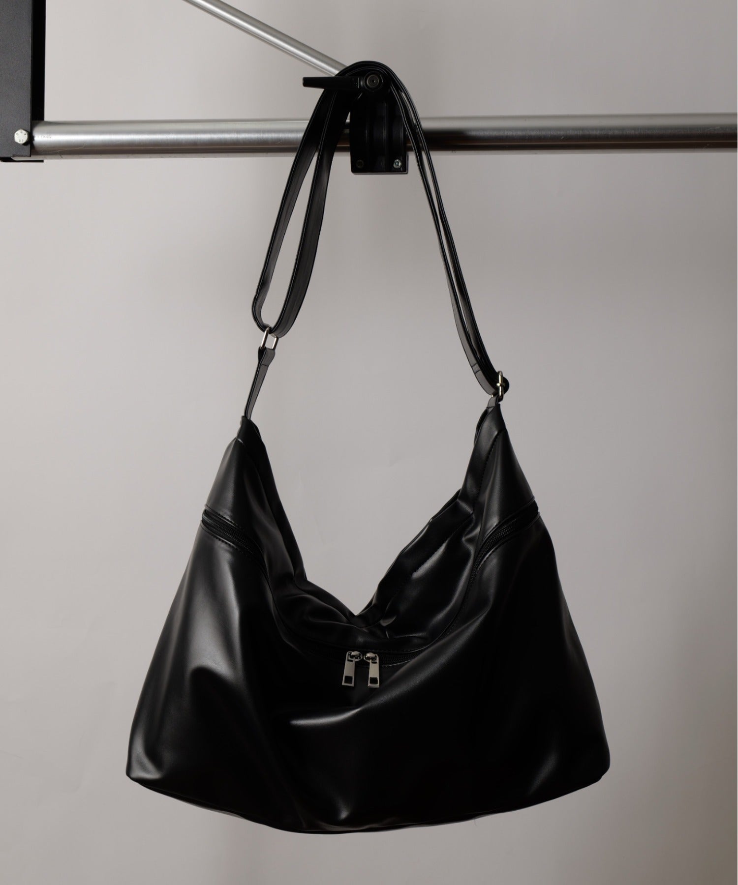 Device DEVICE Zip Design Loose Manmade Leather Shoulder Bag