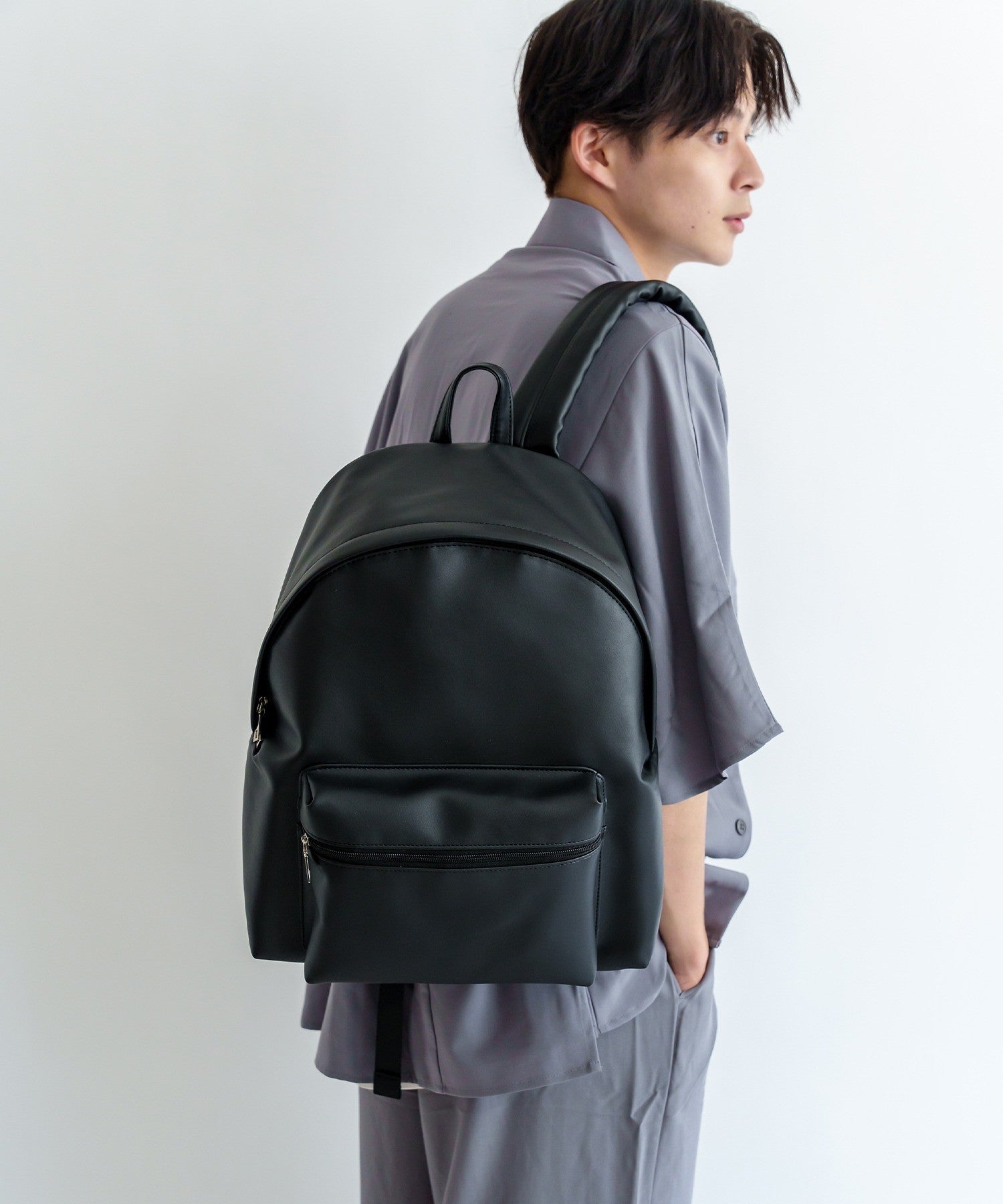 デバイスプラス DEVICE+ DEVICE+ スクエア バックパック (ブラック) BK