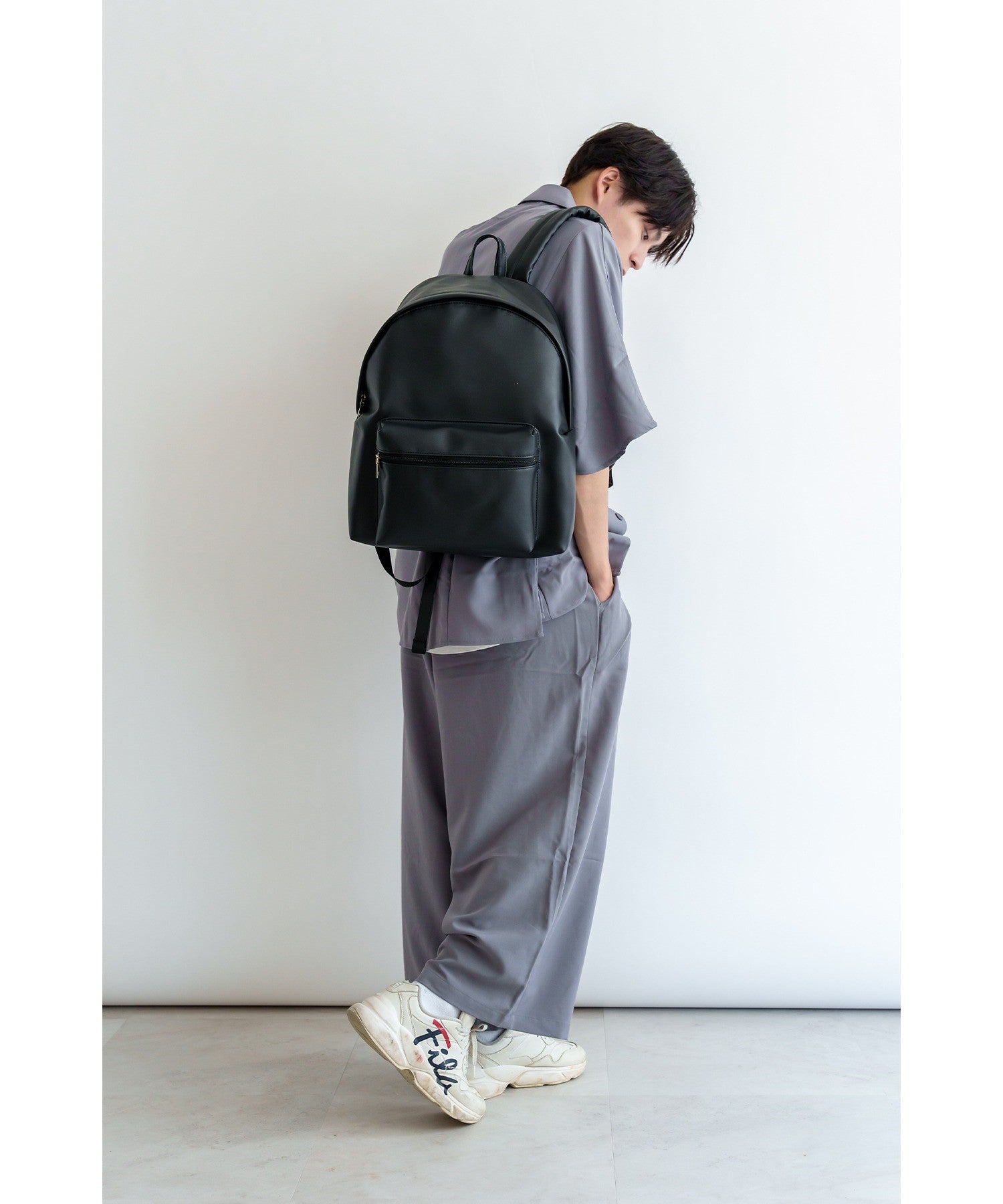 デバイスプラス DEVICE+ DEVICE+ スクエア バックパック (ブラック) BK