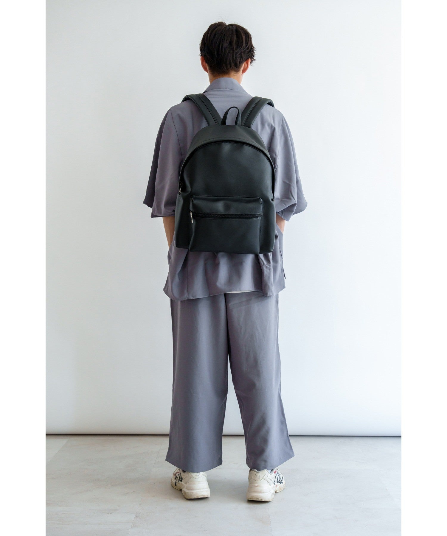 デバイスプラス DEVICE+ DEVICE+ スクエア バックパック (ブラック) BK