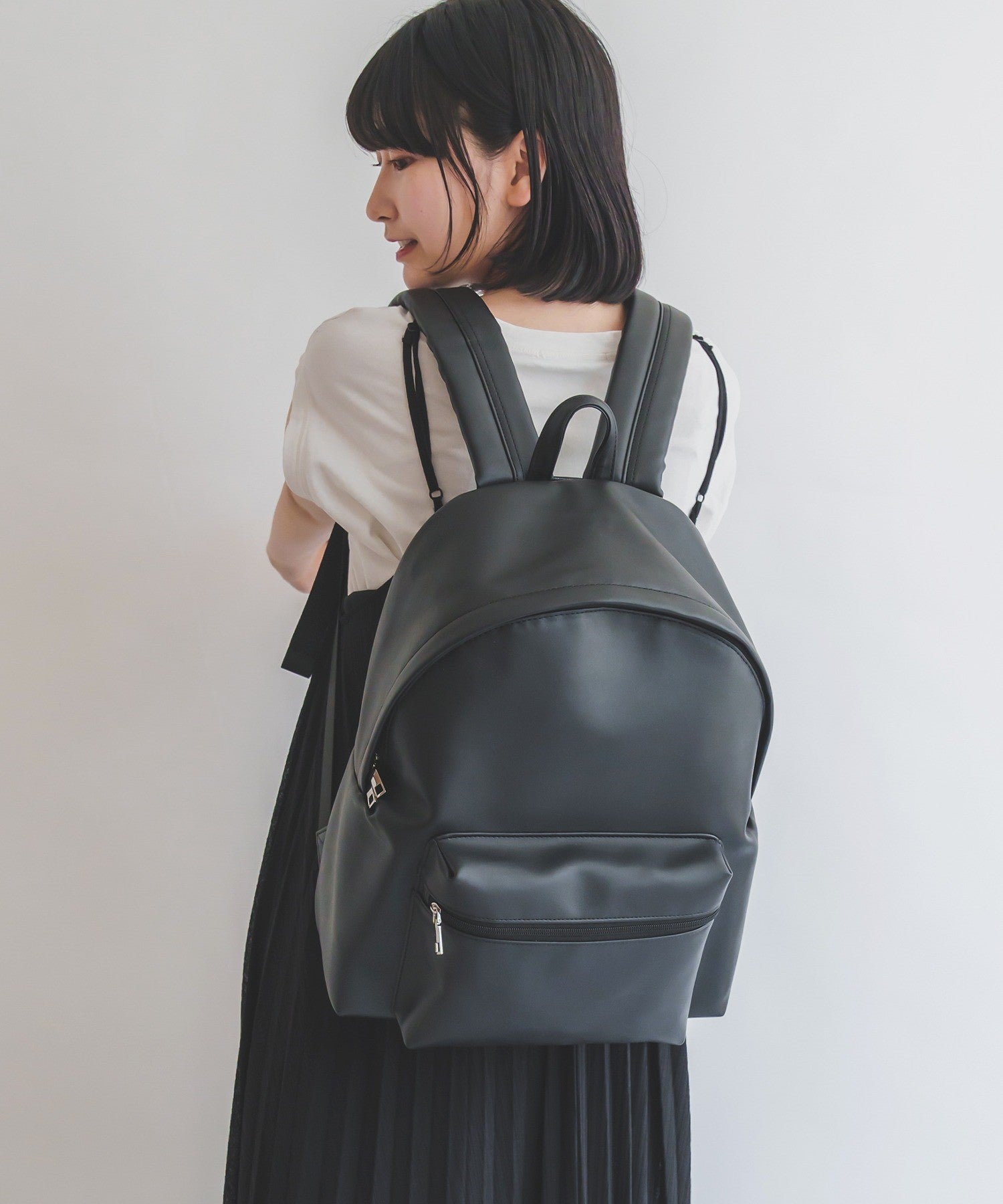 デバイスプラス DEVICE+ DEVICE+ スクエア バックパック (ブラック) BK