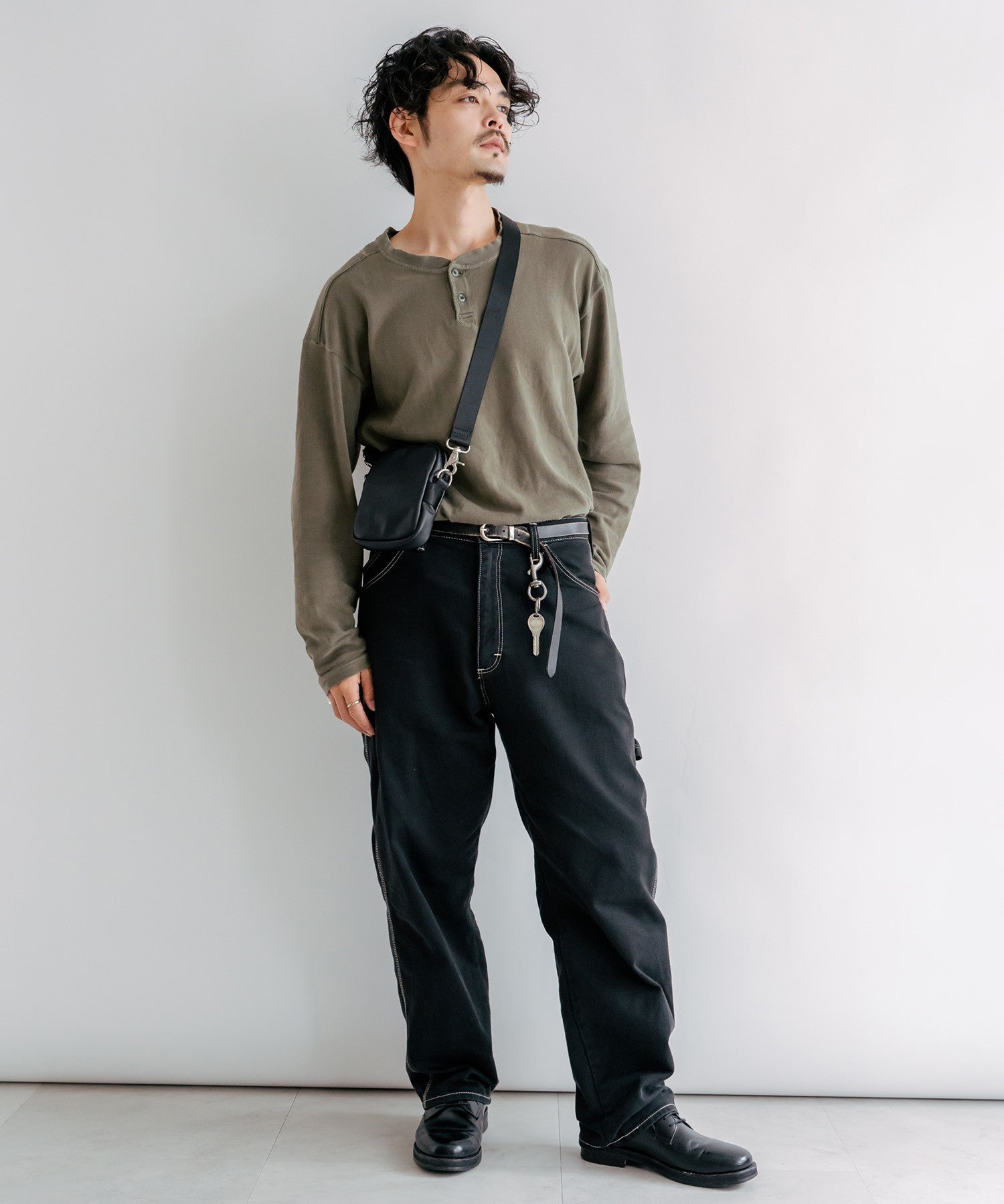 デバイスプラス DEVICE+ 本革カウレザー ミニショルダーバッグ