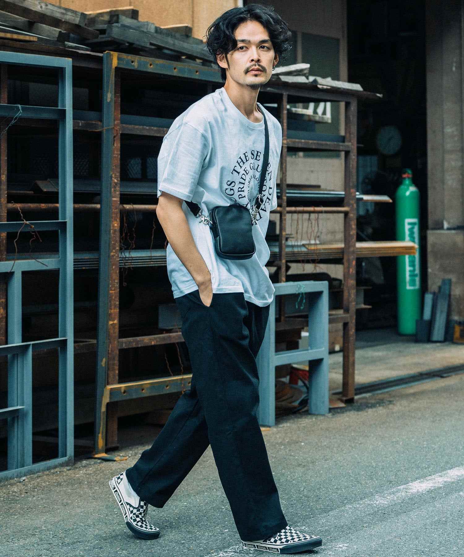 デバイスプラス DEVICE+ 本革カウレザー ミニショルダーバッグ