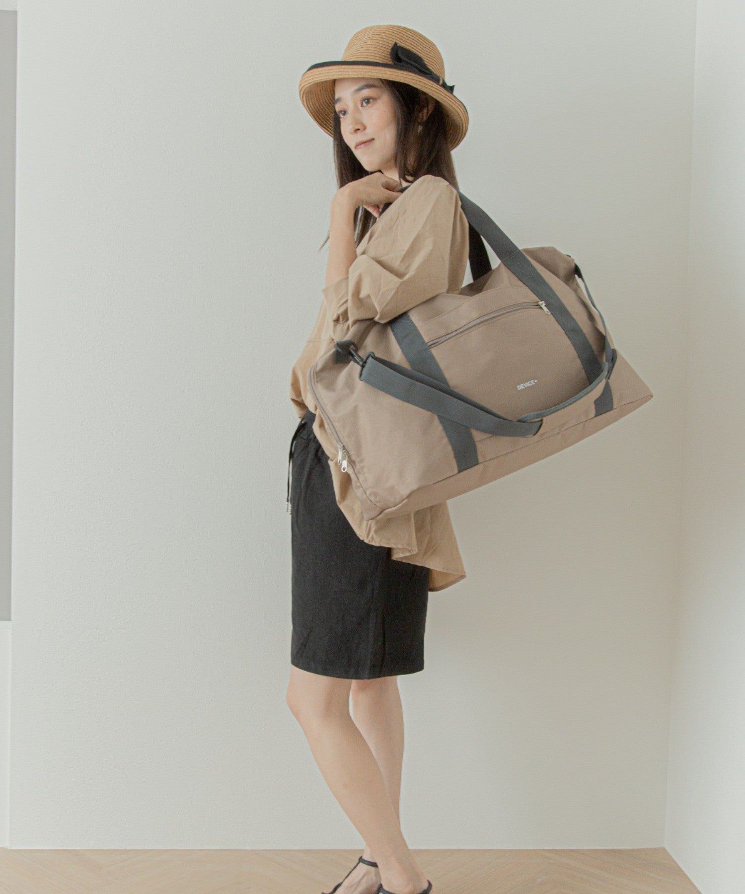 デバイスプラス DEVICE+ 【折りたたんで収納可能】 3way ボストンバッグ (グレーベージュ) GYBE