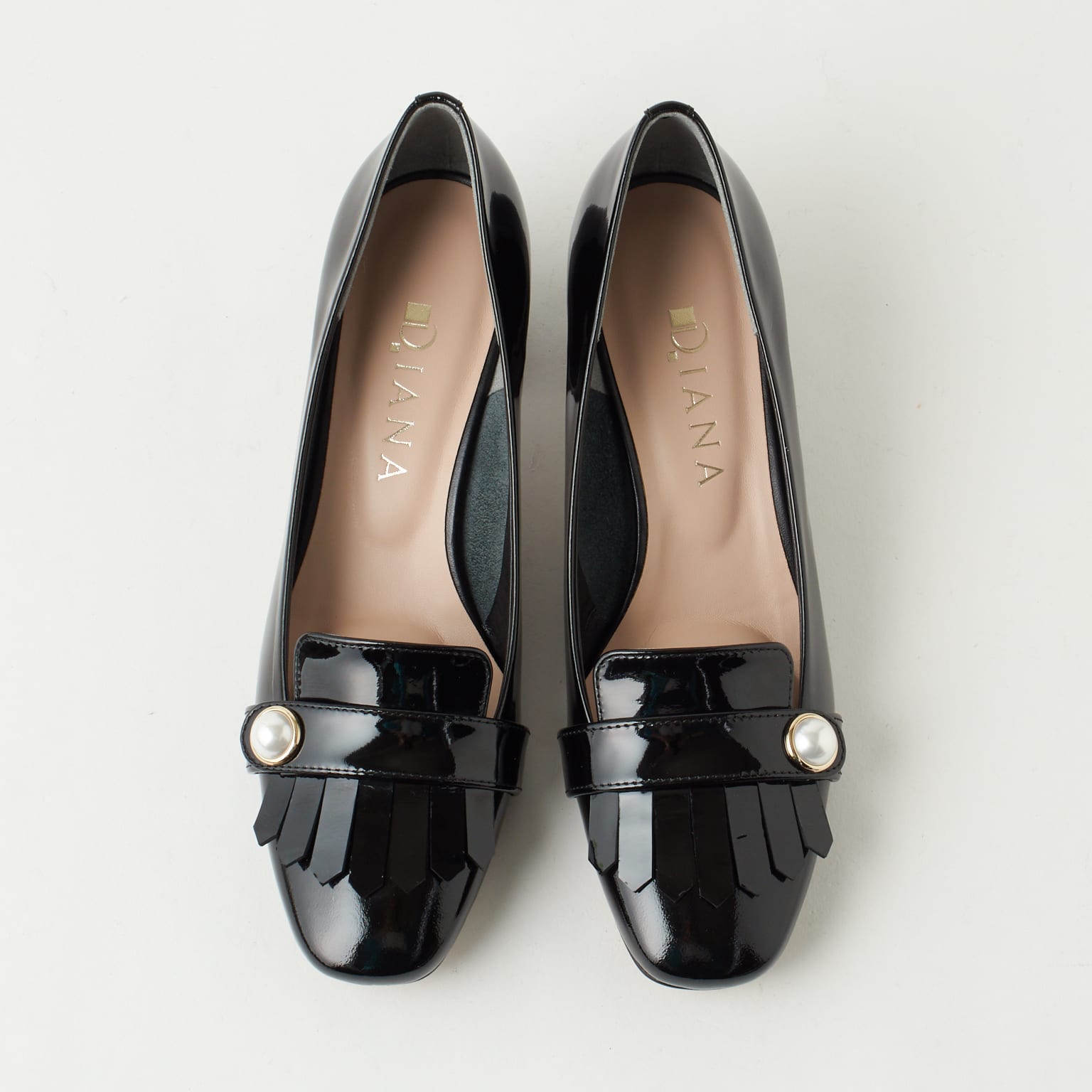 ダイアナ DIANA ヒールアップローファー (黒エナメル) 黒エナメル