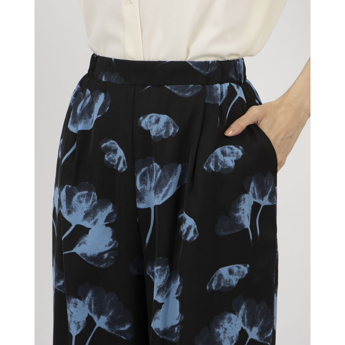 Doux Archives Pattern Pants