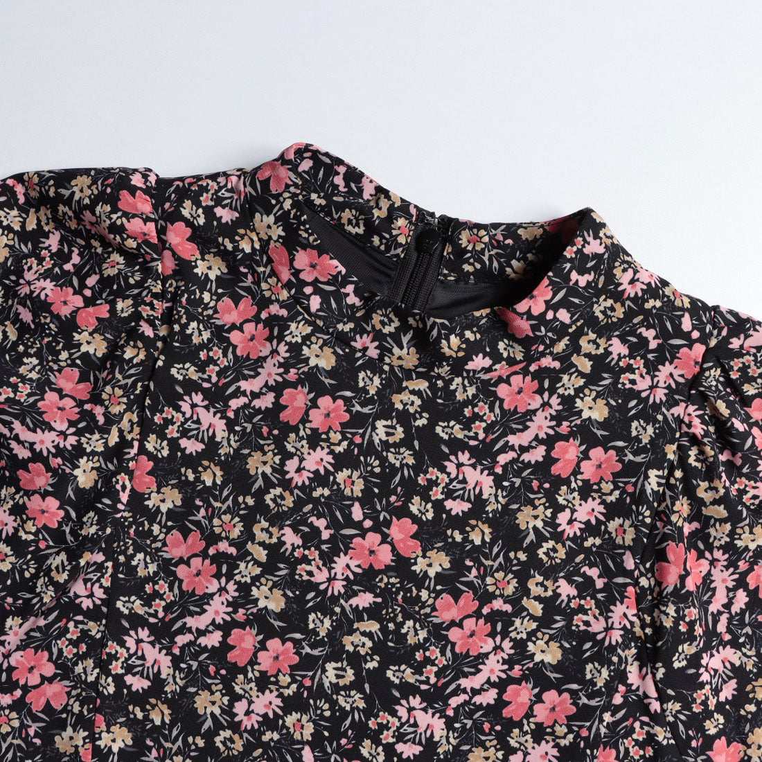 ドゥ アルシーヴ DOUX ARCHIVES ギャザーフラワープリントワンピース (OFWH) OFWH