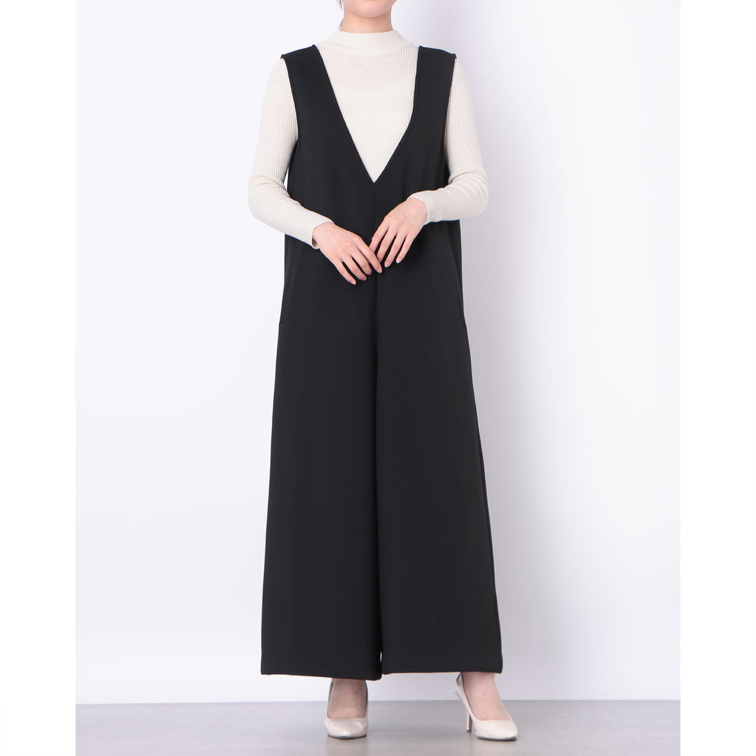 ドゥ アルシーヴ DOUX ARCHIVES ダンボールVネックサロペット (BLK) BLK