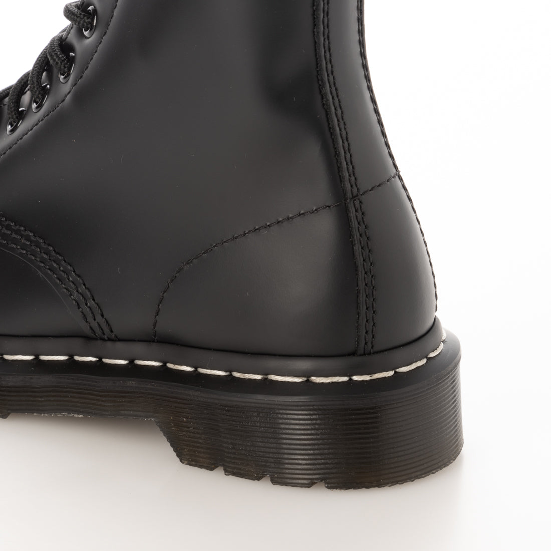 Dr. Martens 1460 WHITE STITCH 8-hole boots