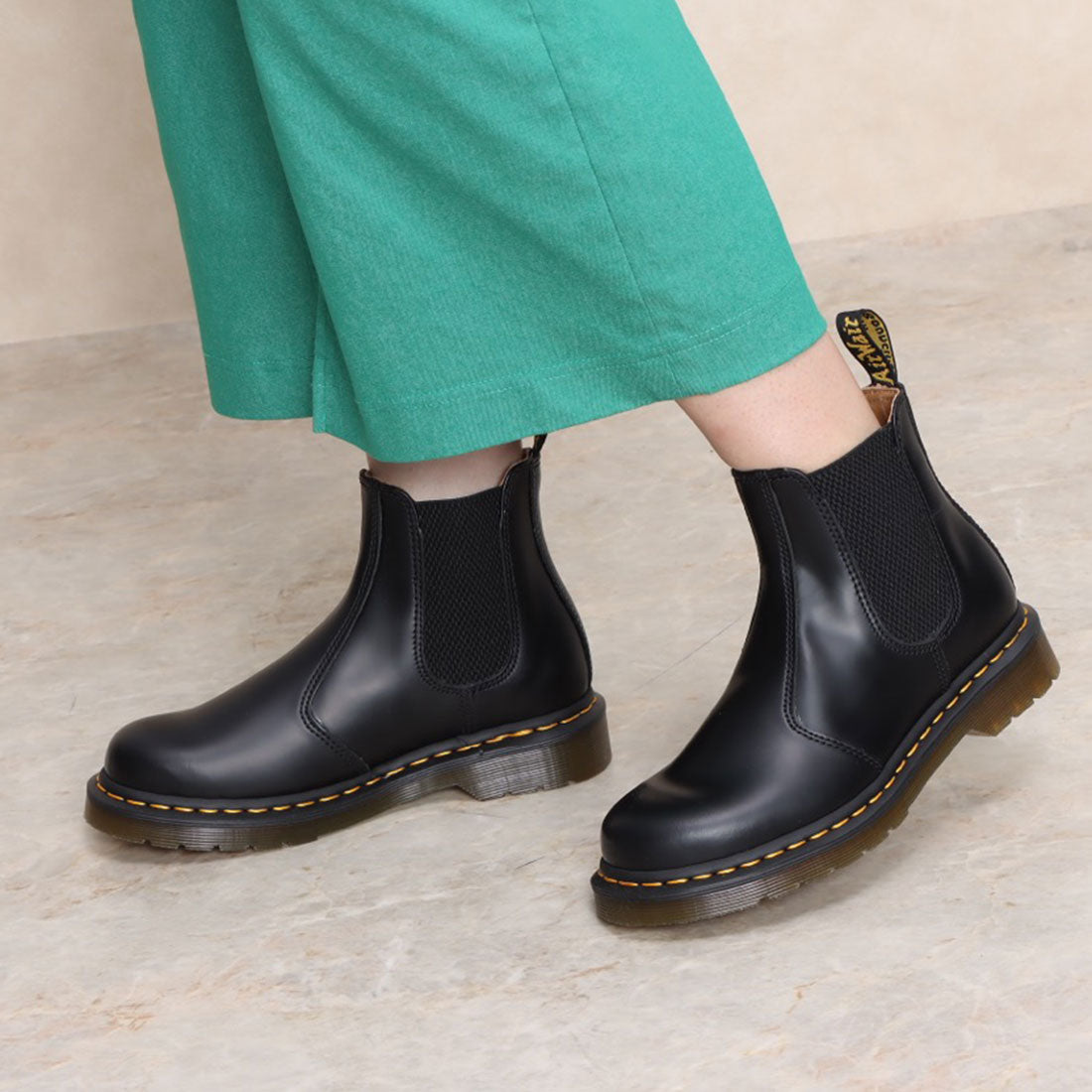 Dr. Martens 2976 YELLOW-STITCH Yellow Stitch Side Gore Boots