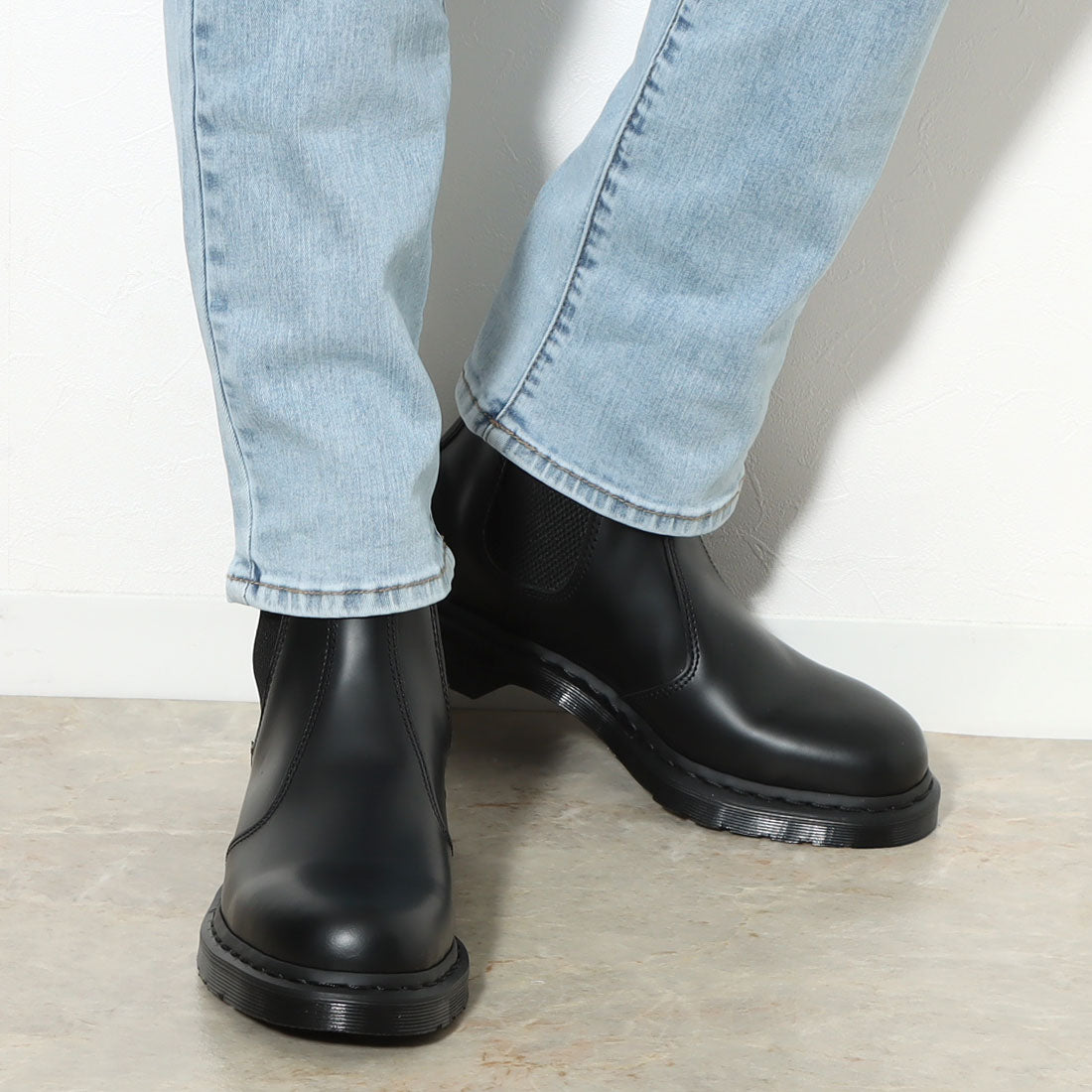 Dr. Martens MONO Chelsea boots, side gore boots 2976