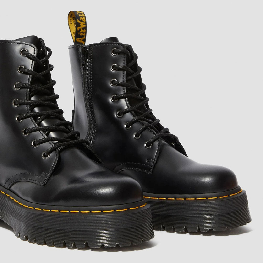 ドクターマーチン Dr.Martens JADON 8ホールブーツ(JADON 8 HOLE BOOT) (BLACK) BLACK