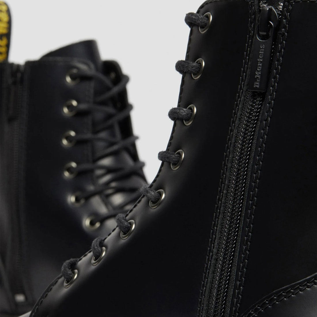 ドクターマーチン Dr.Martens JADON 8ホールブーツ(JADON 8 HOLE BOOT) (BLACK) BLACK