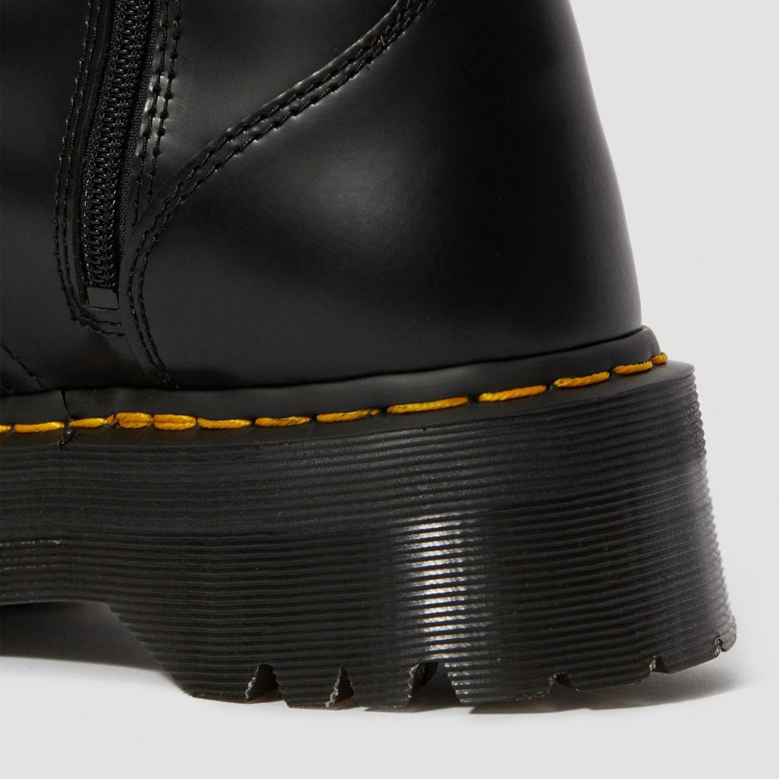 ドクターマーチン Dr.Martens JADON 8ホールブーツ(JADON 8 HOLE BOOT) (BLACK) BLACK