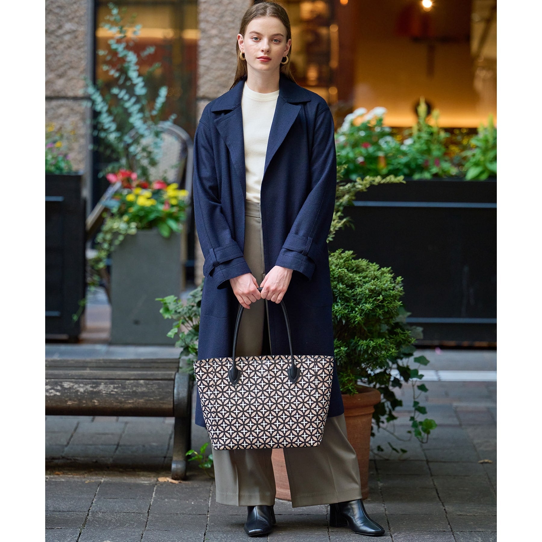 ドレステリア DRESSTERIOR オーバーラップサークル リサイクルレザートート (ナチュラル(150)) ナチュラル(150)