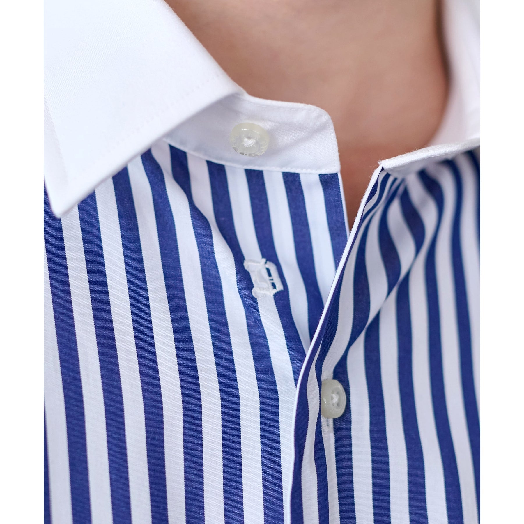 DRESSTERIOR Long Stuck Cleric Collar Shirt